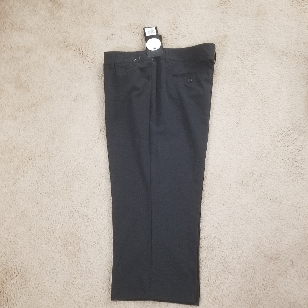 Daisy Fuentes NWT Capri pants size 16